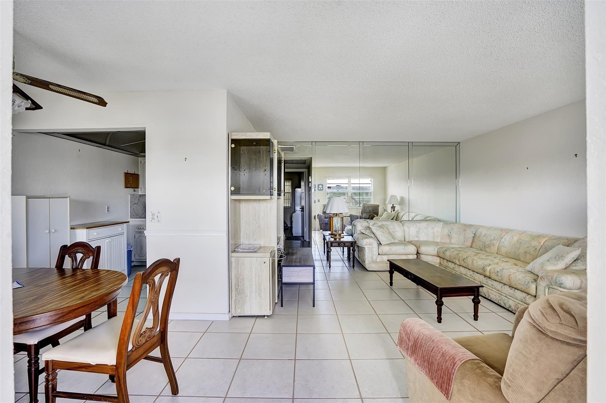 206 Farnham I 206