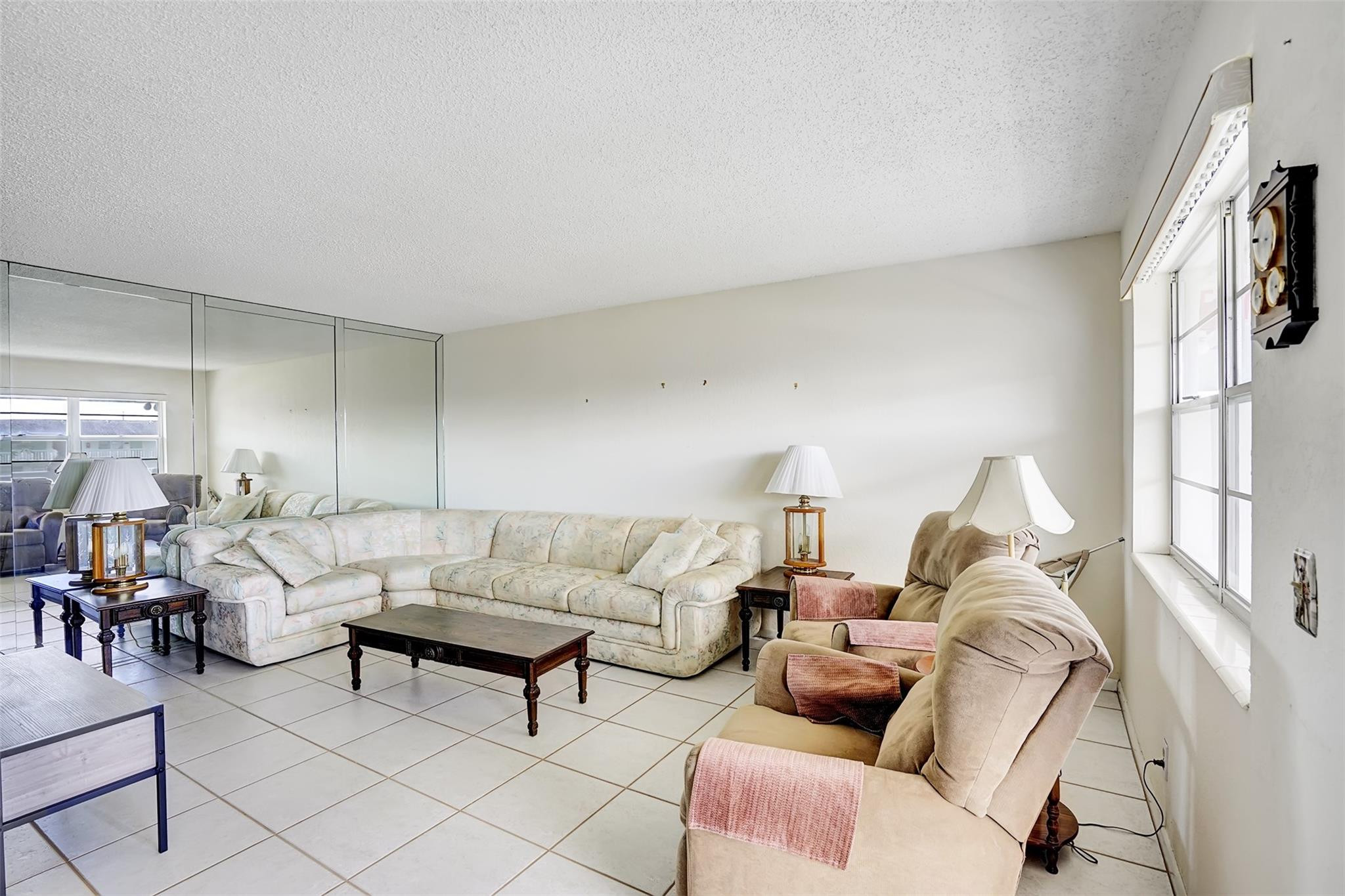 206 Farnham I 206
