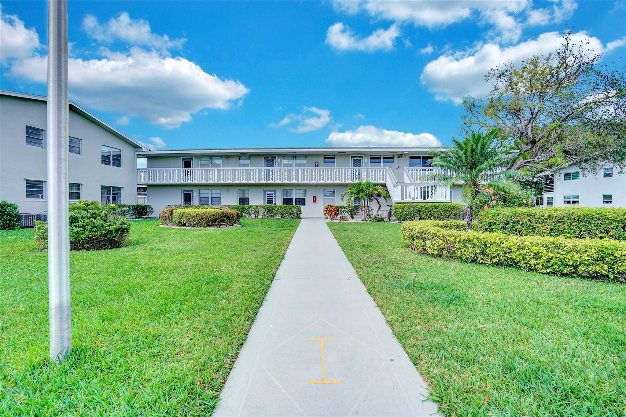 206 Farnham I 206