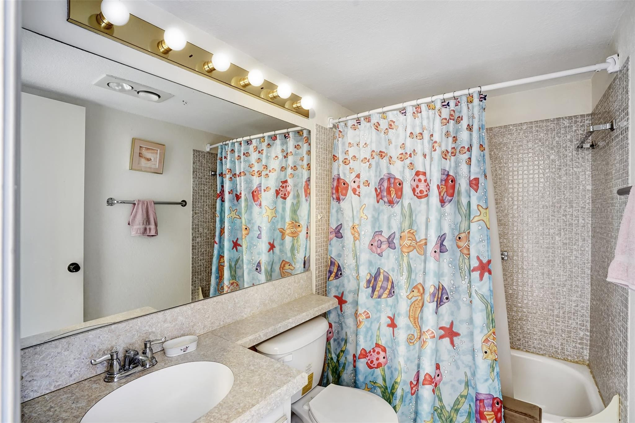 206 Farnham I 206