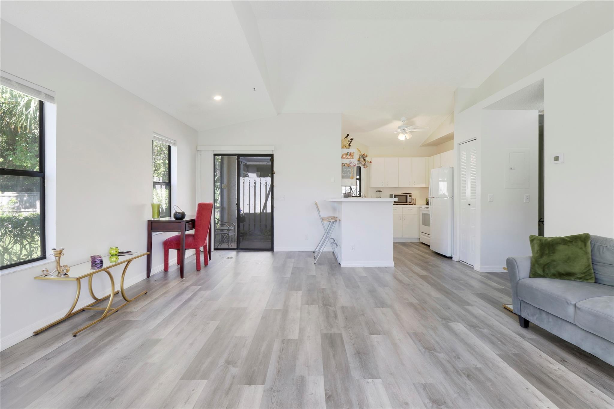 2816 Stoneway Lane