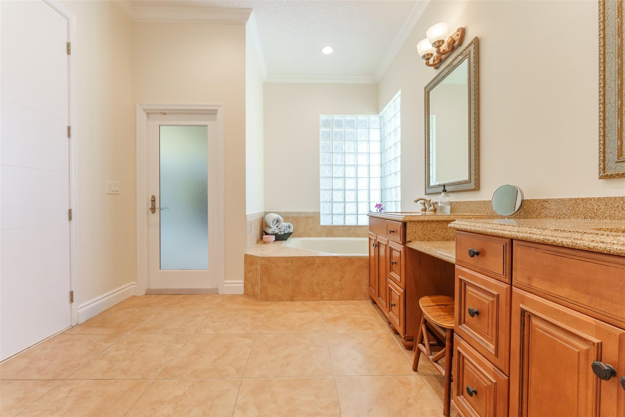 13439 Bradfords Wharf