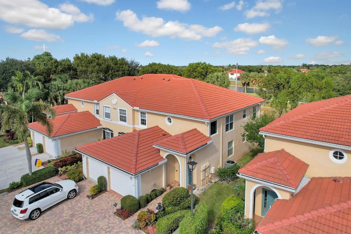 12468 Crystal Pointe Drive 202