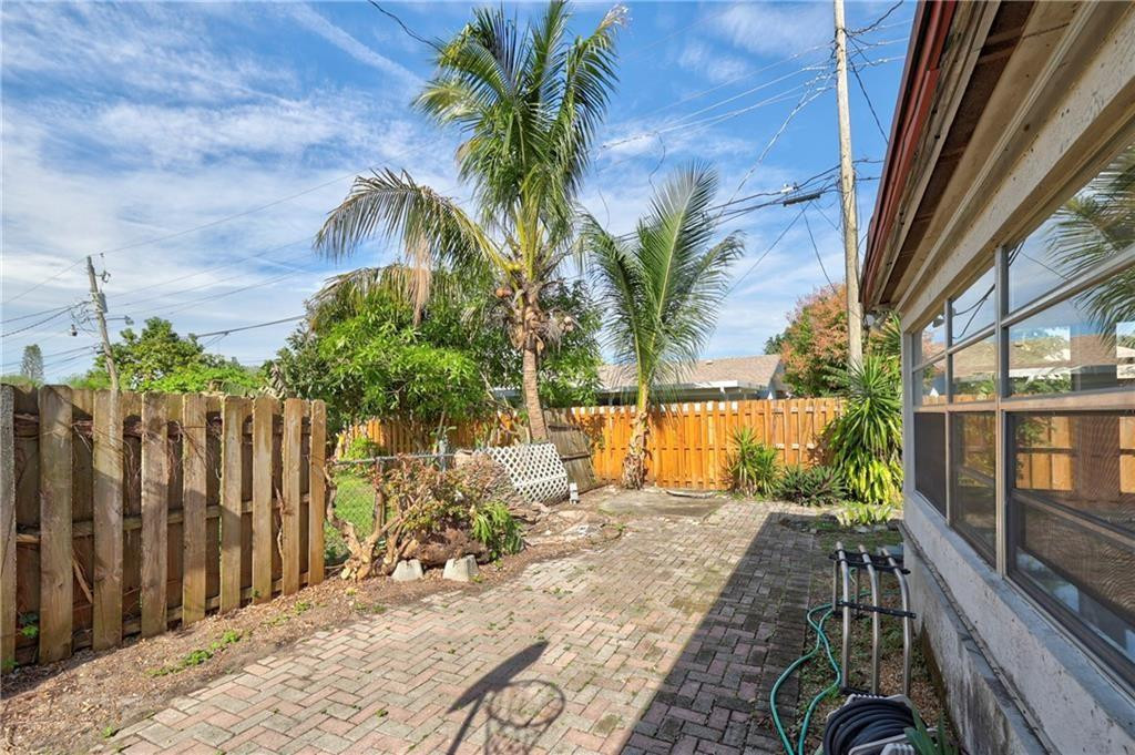 6267 SW 20th Street