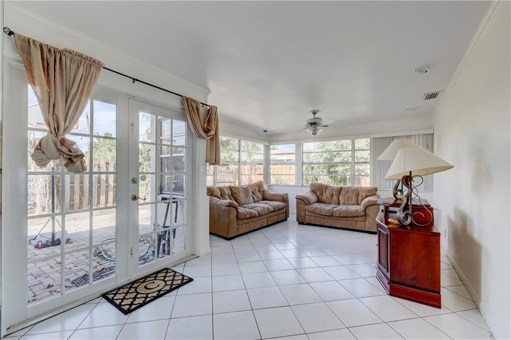 6267 SW 20th Street