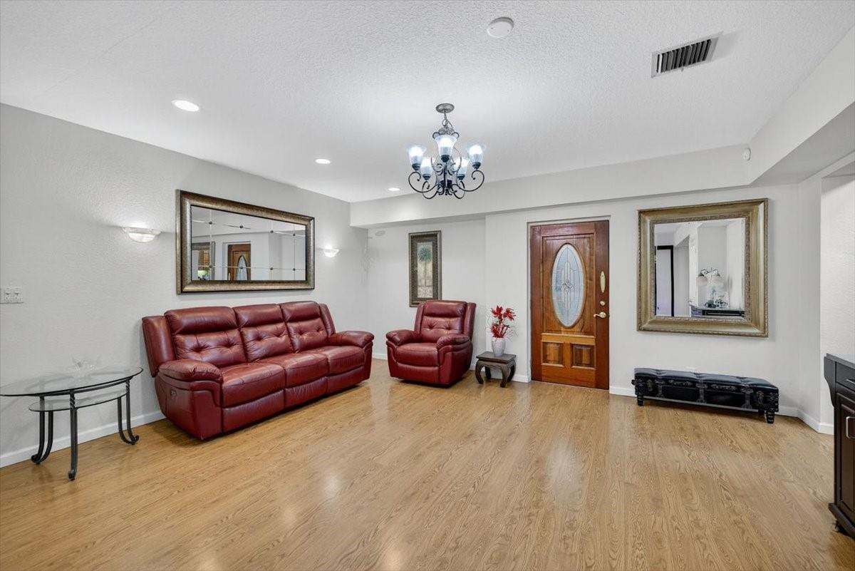 5541 W Broward Boulevard