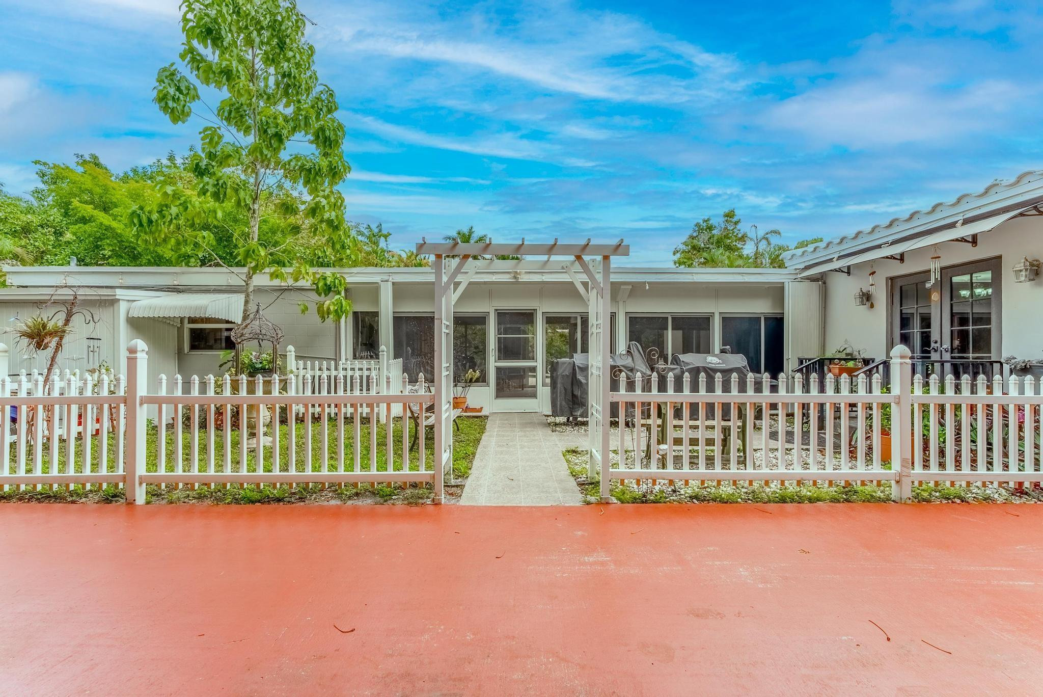 5541 W Broward Boulevard