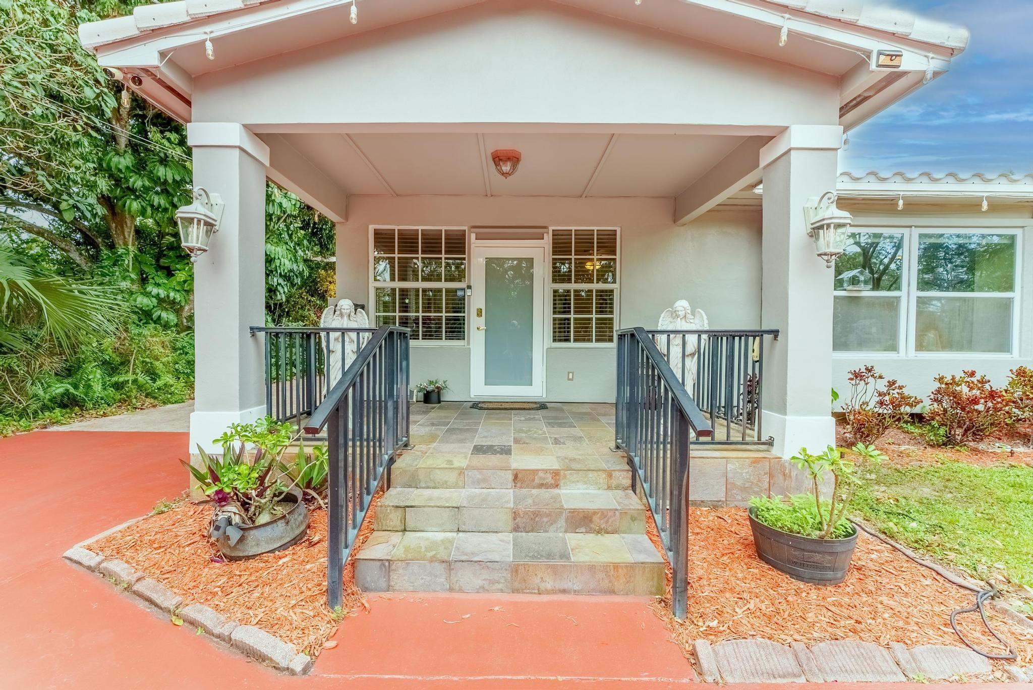 5541 W Broward Boulevard