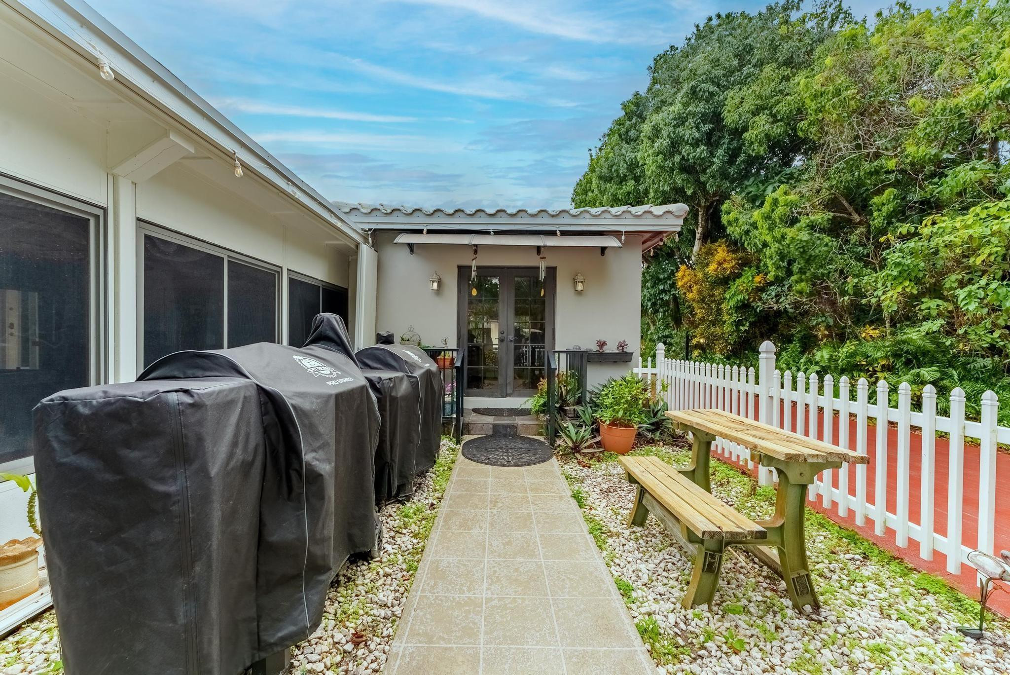 5541 W Broward Boulevard