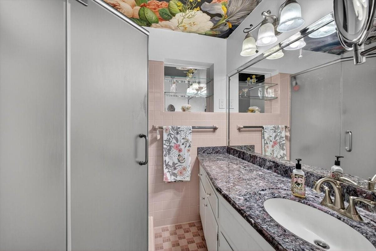 5541 W Broward Boulevard