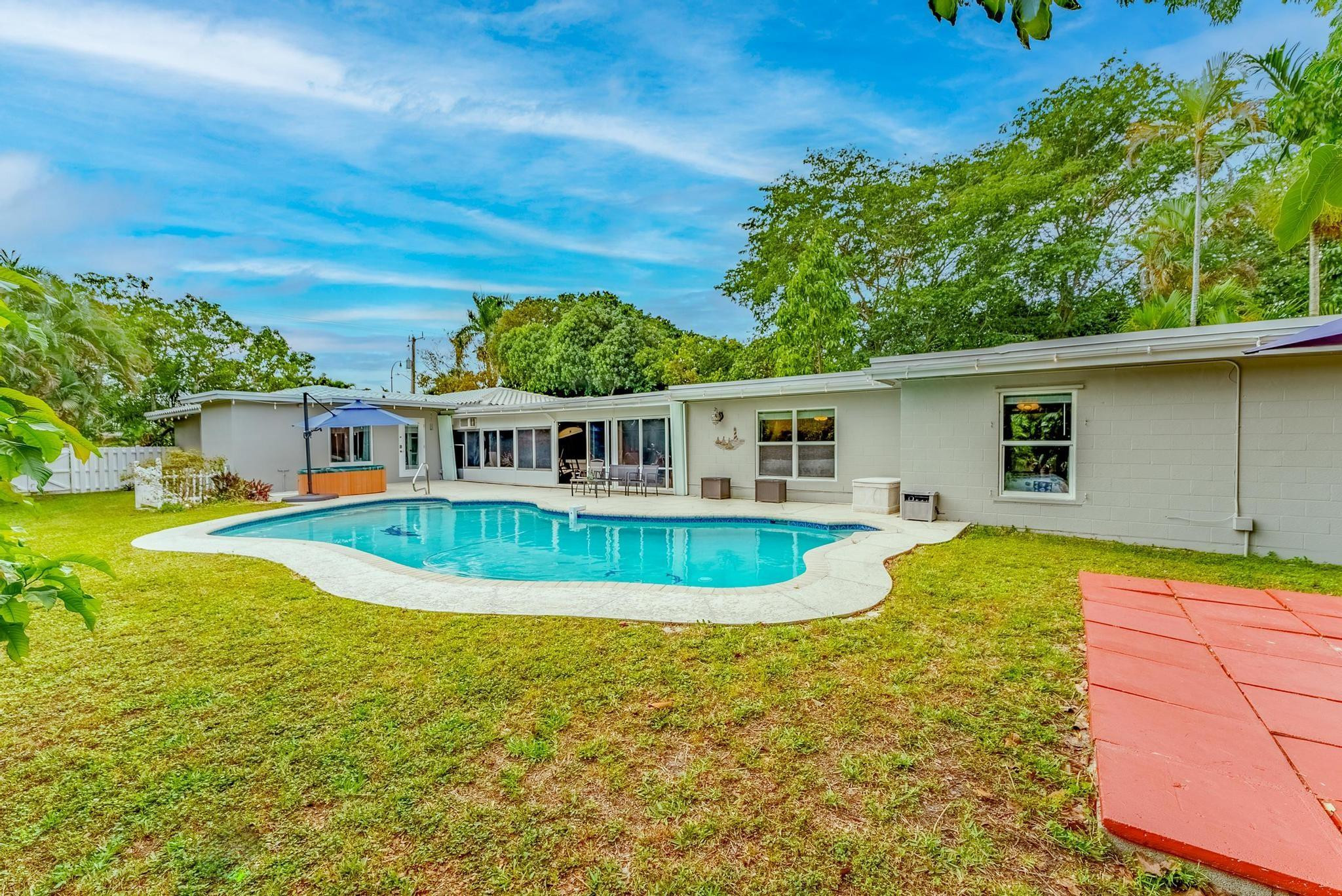 5541 W Broward Boulevard