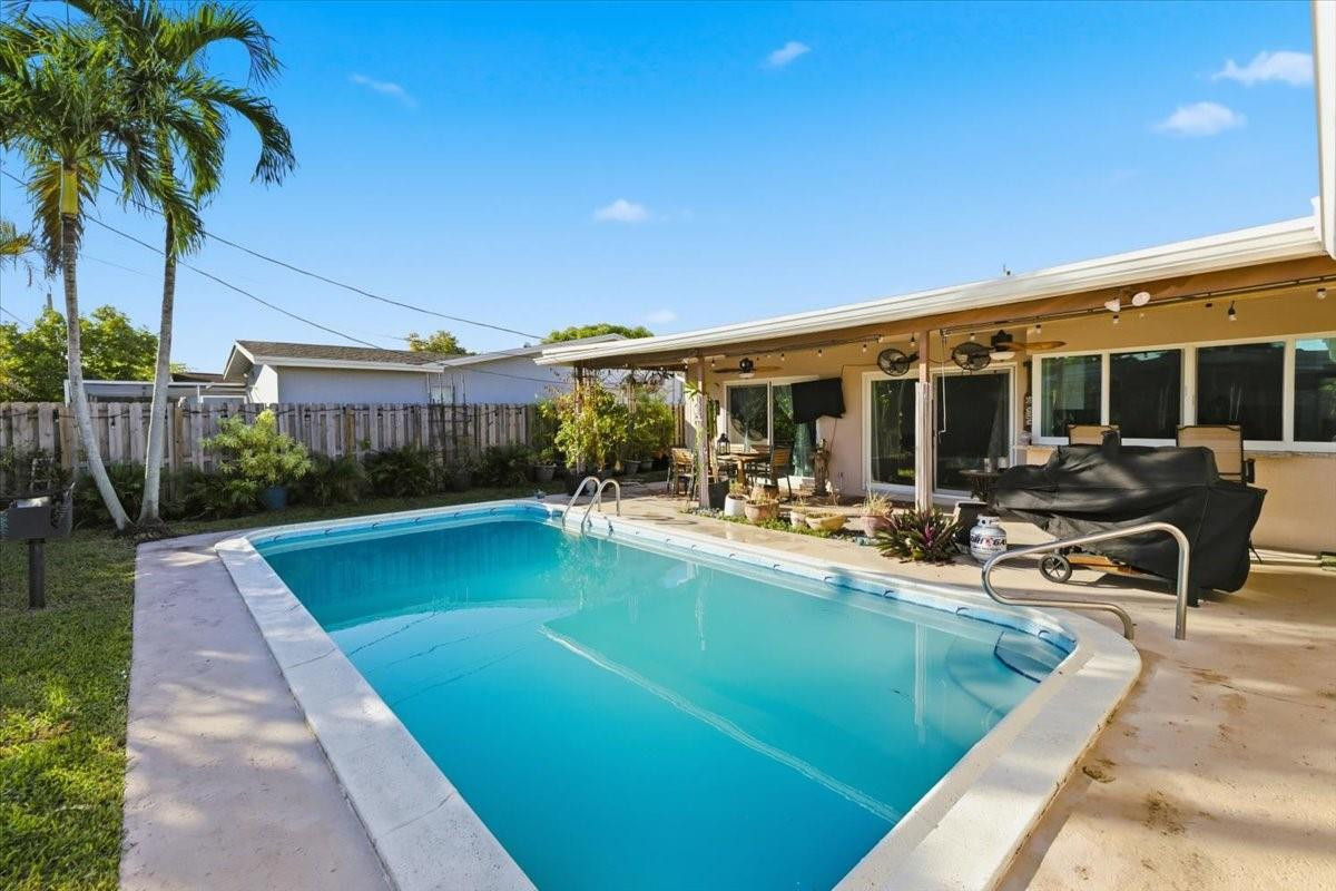 8570 NW 24th Court