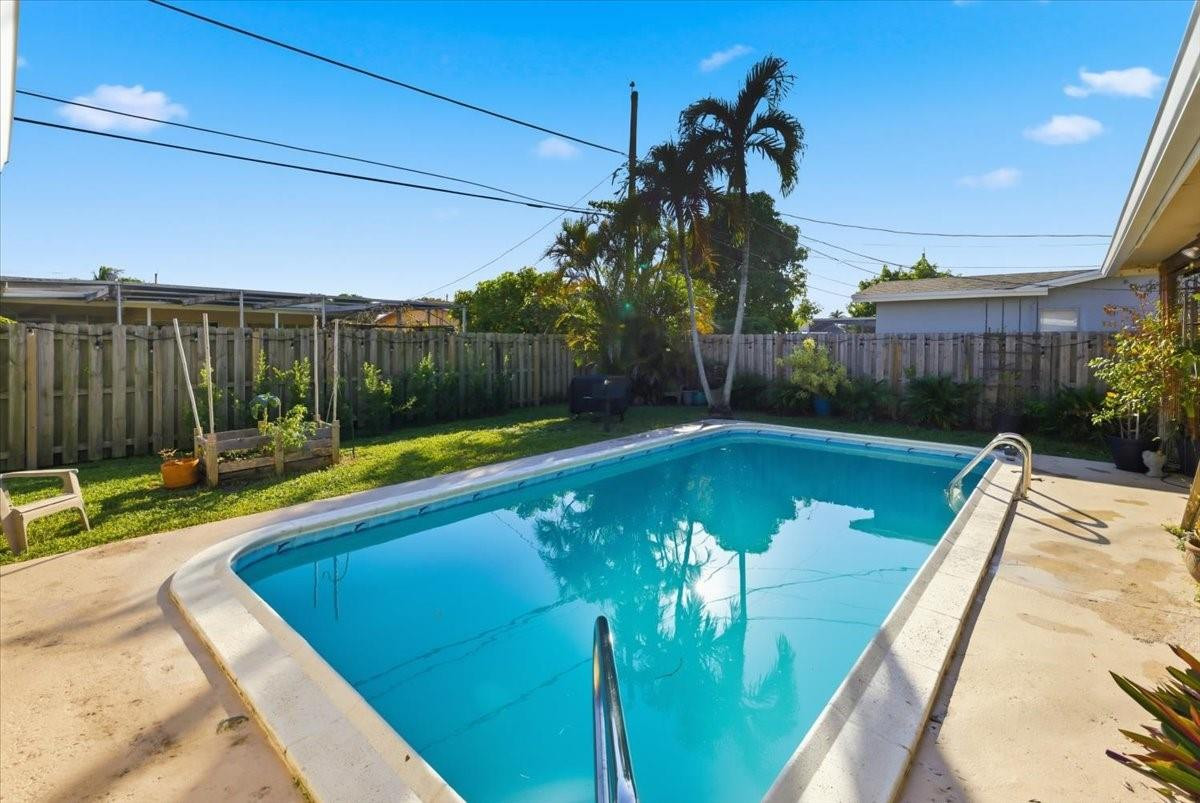 8570 NW 24th Court