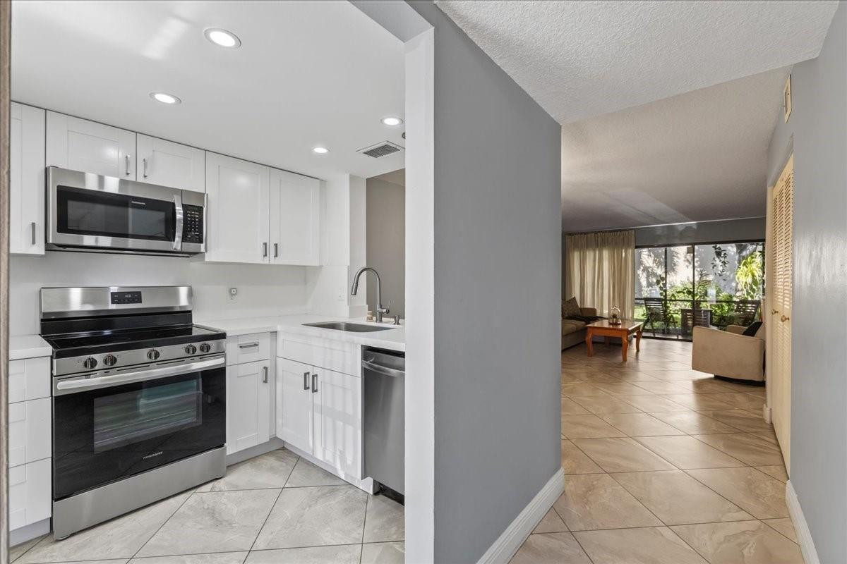 2355 SW 15th Street 77