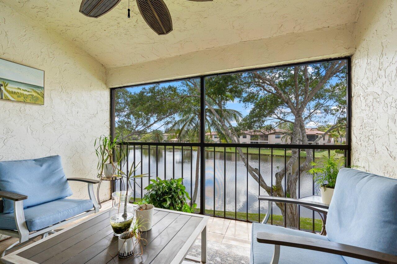 9261 Vista Del Lago H