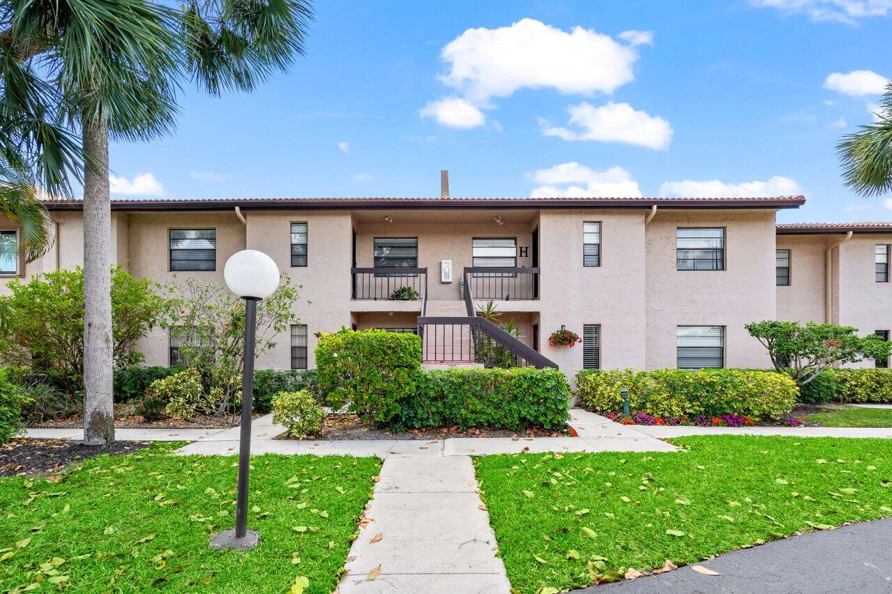 9261 Vista Del Lago H
