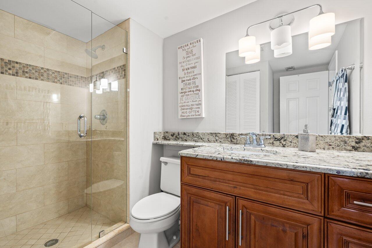 9261 Vista Del Lago H