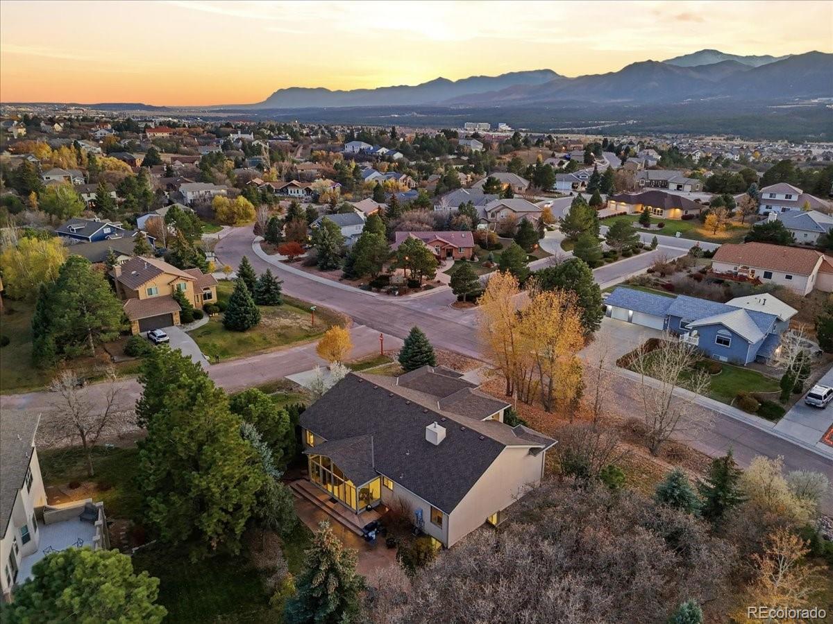 10 Desert Inn Way