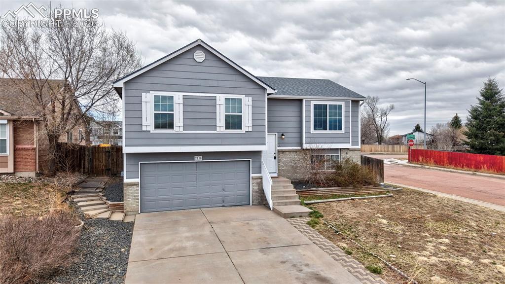 2210 Lisa Drive