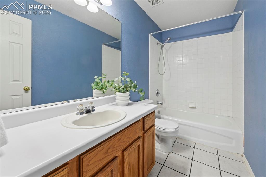 2210 Lisa Drive
