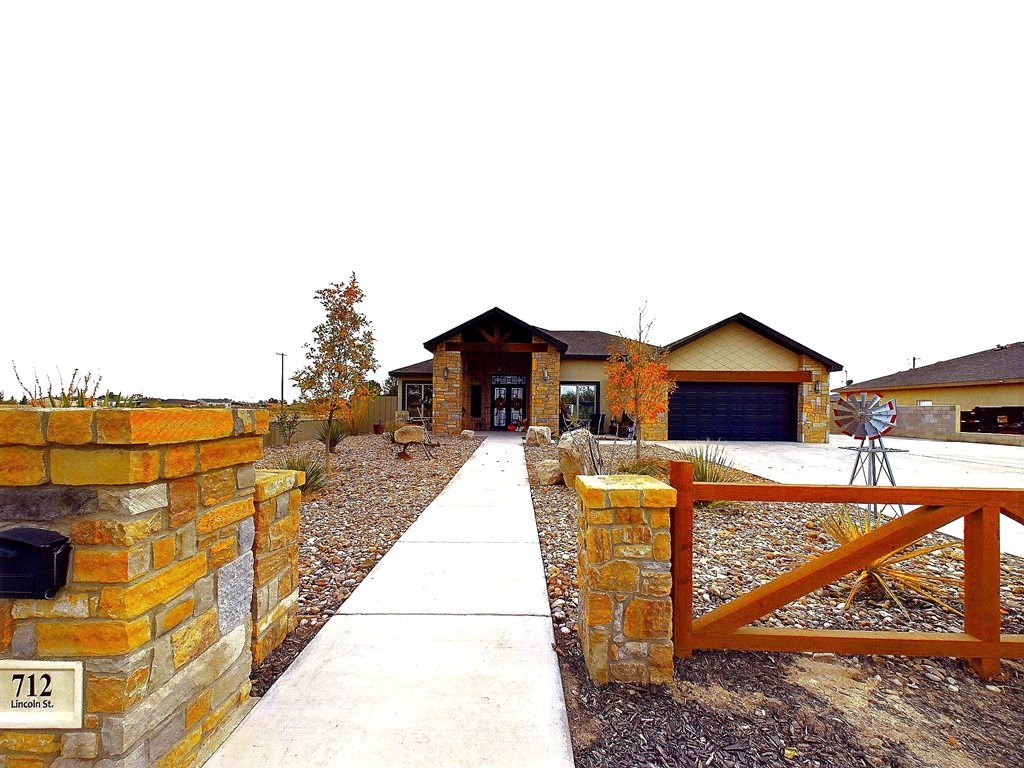 712 Lincoln St