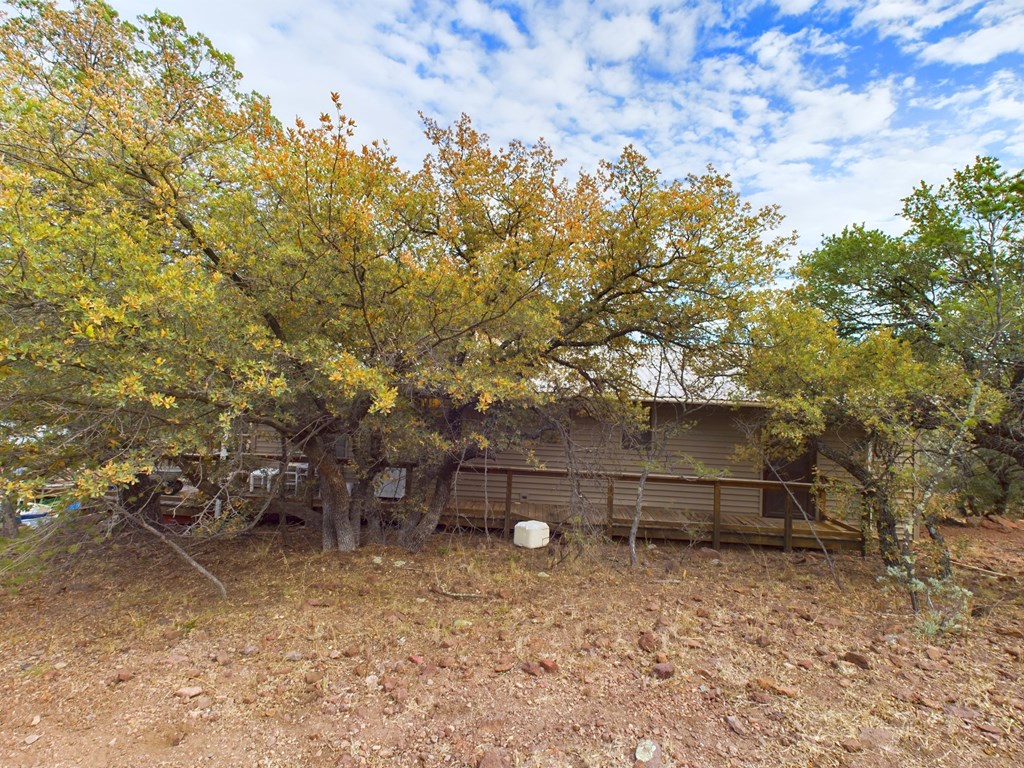305 Tomahawk Trail