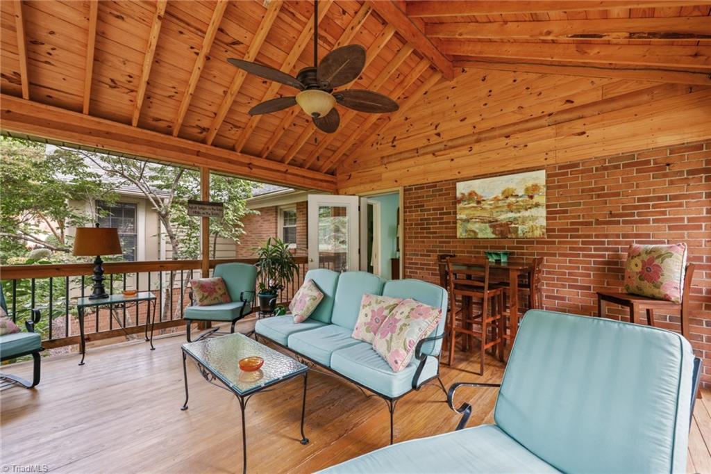 400 Fairfax Drive