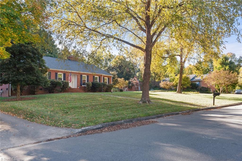 1201 Red Oak Lane