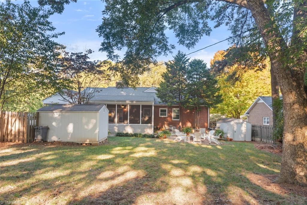 1201 Red Oak Lane