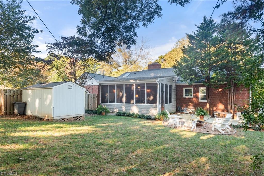 1201 Red Oak Lane