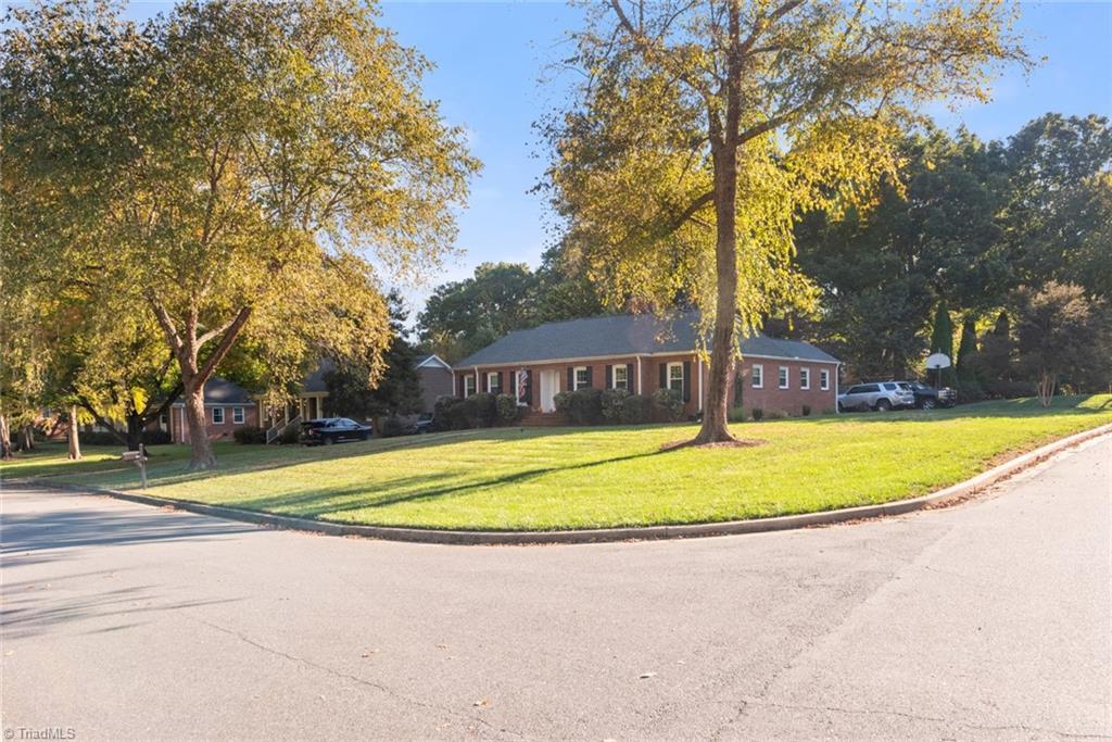 1201 Red Oak Lane