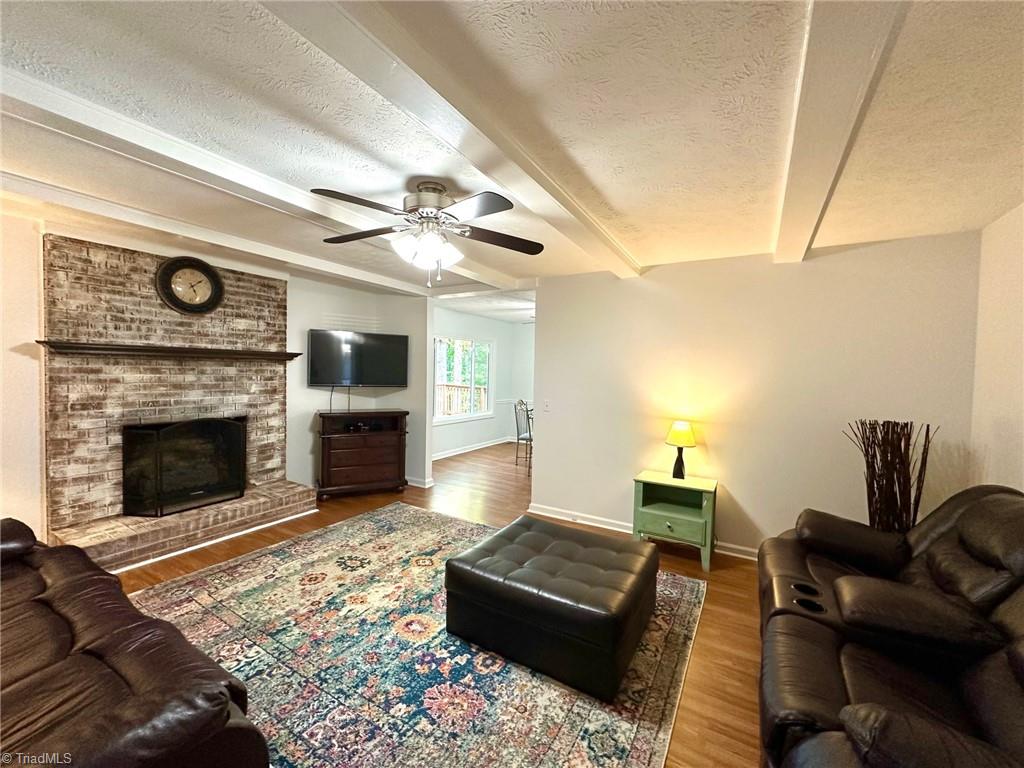 1037 Alabnon Road