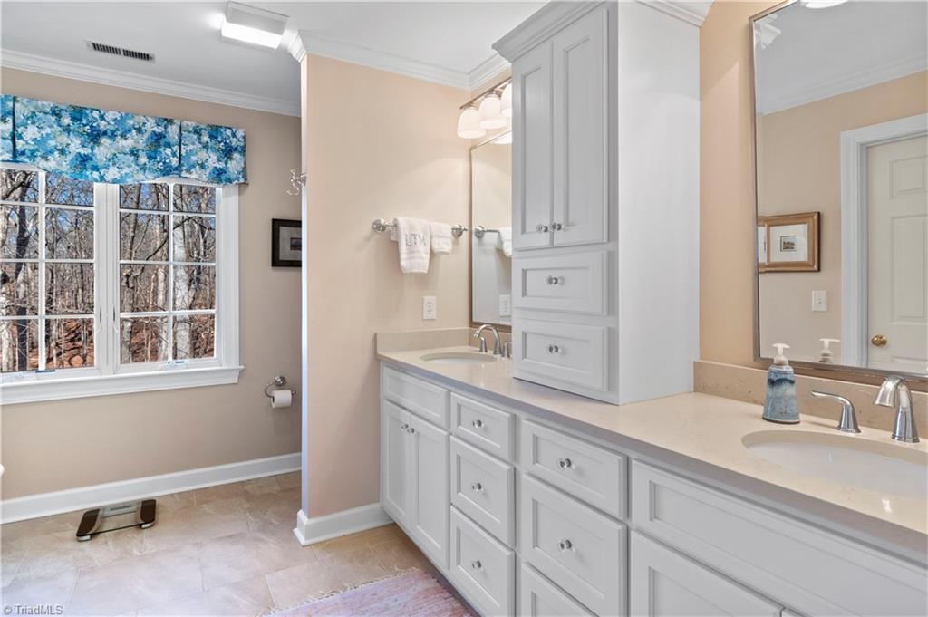 1208 Cliffspring Court
