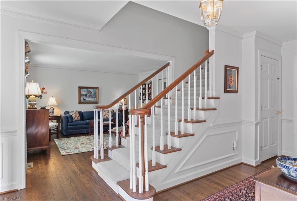 1208 Cliffspring Court