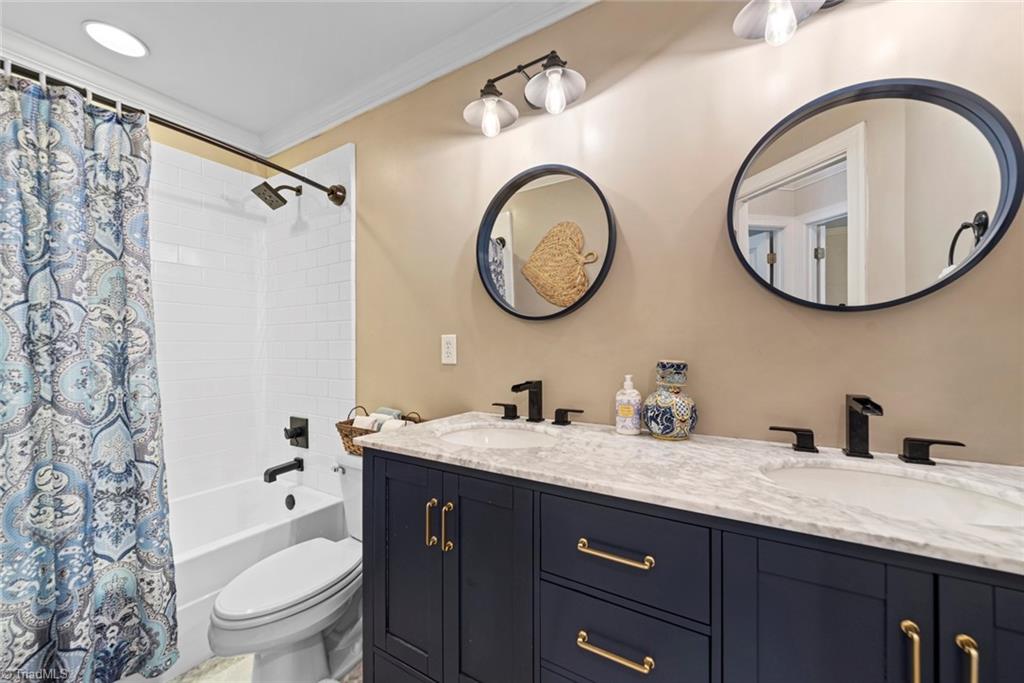 4965 Shady Maple Lane, Winston-Salem
