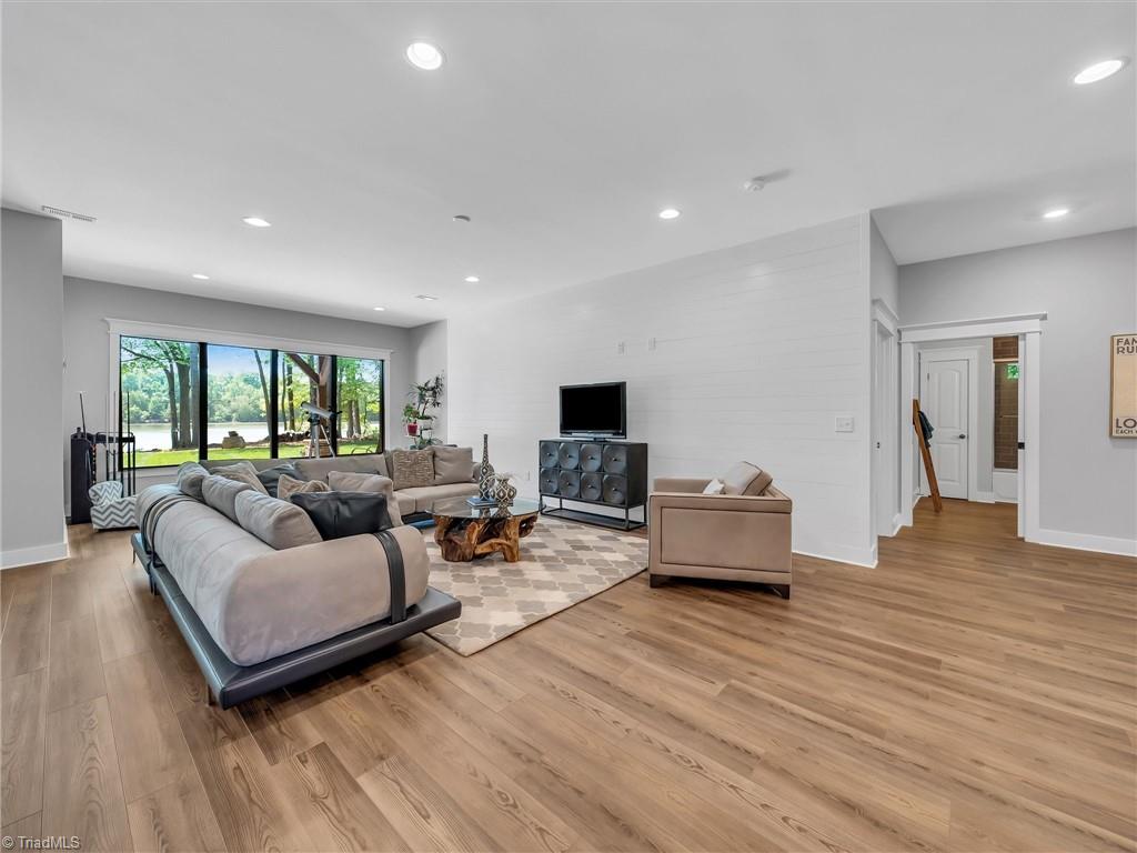 1579 Sunset Pointe Drive