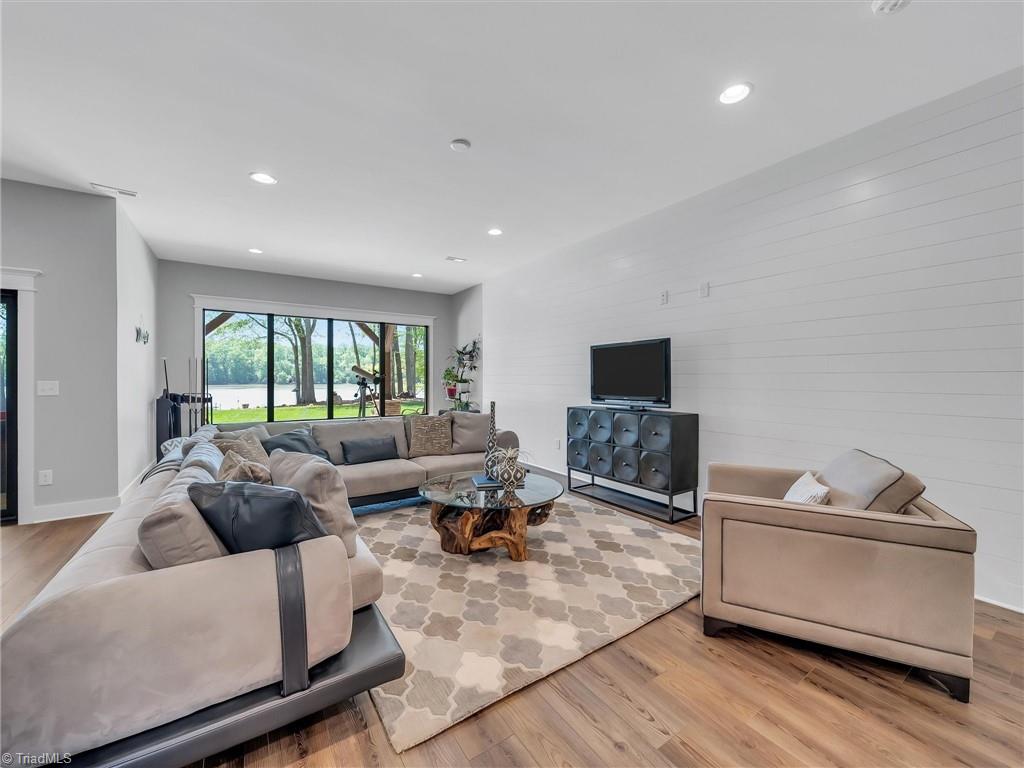 1579 Sunset Pointe Drive