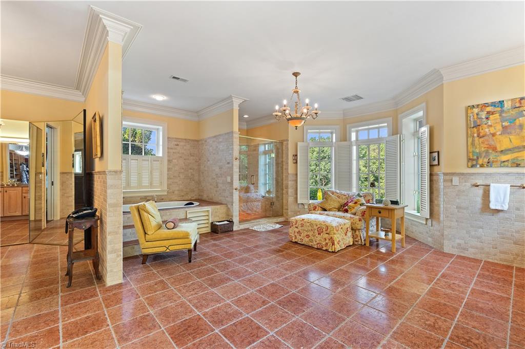 1067 E Kent Road, Winston-Salem