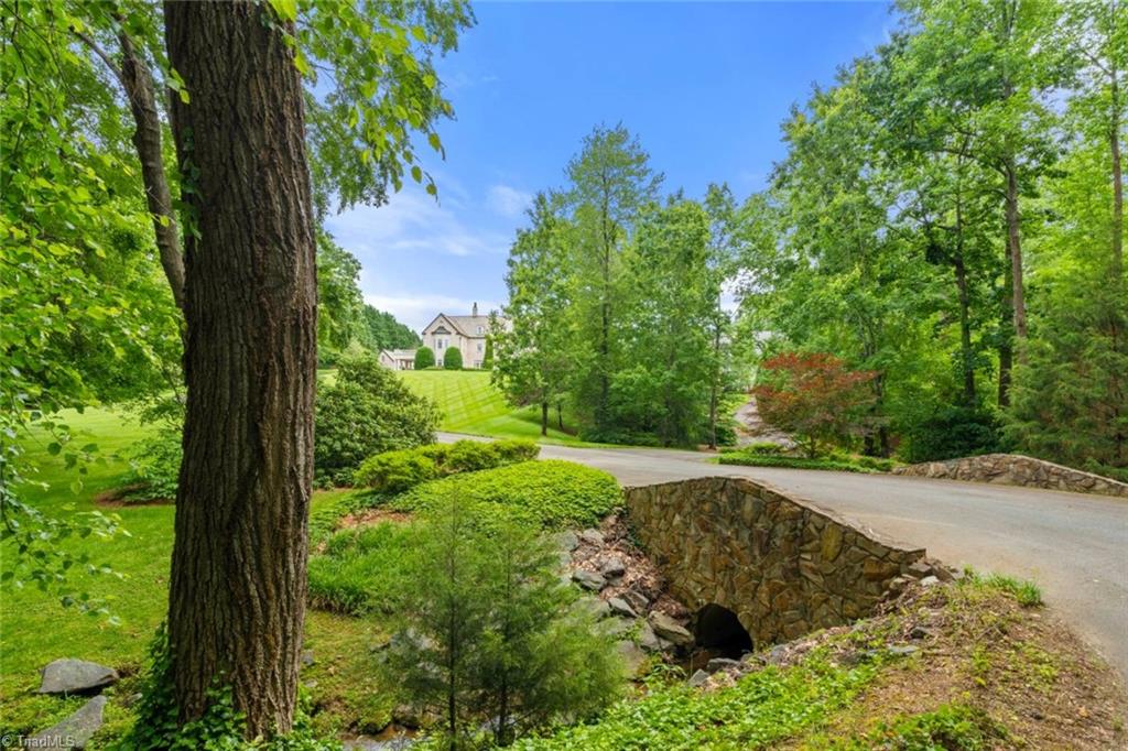 1067 E Kent Road, Winston-Salem