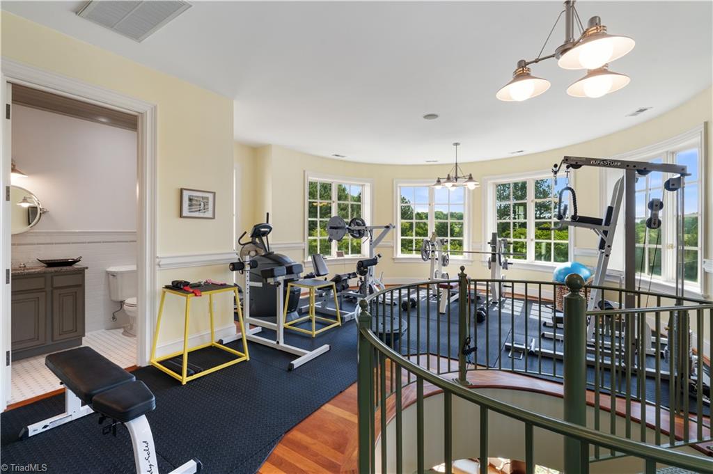 1067 E Kent Road, Winston-Salem
