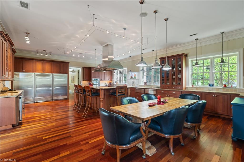 1067 E Kent Road, Winston-Salem