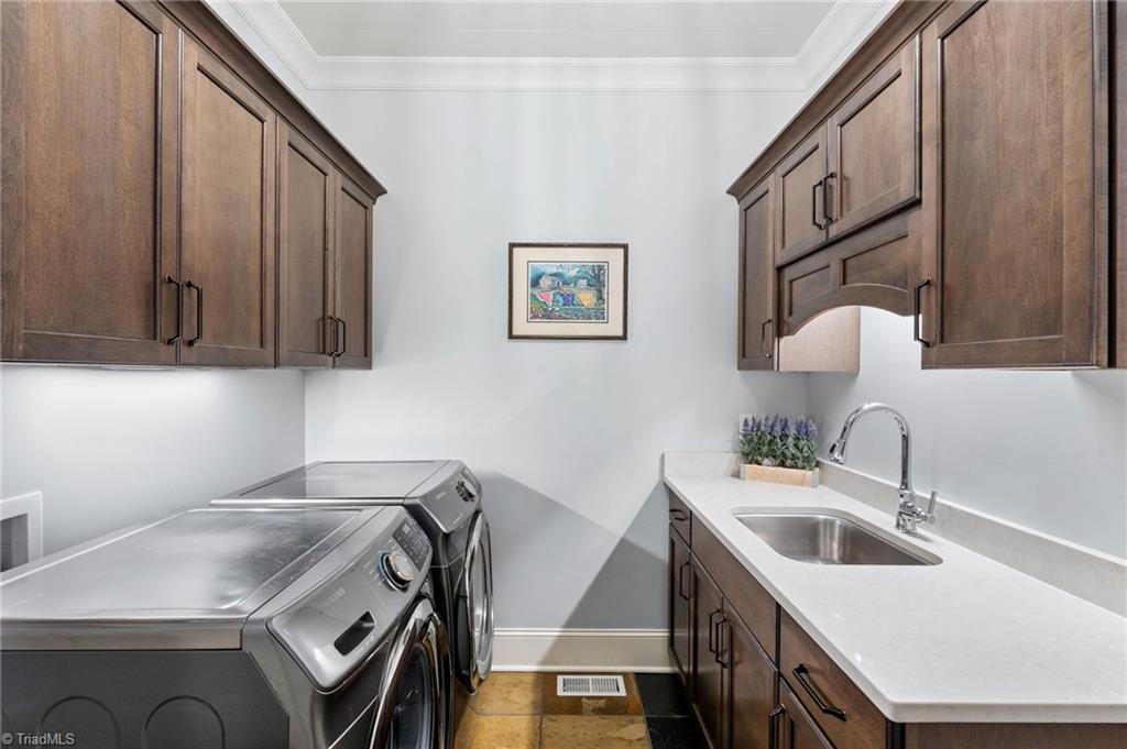 5828 Zinfandel Street, Winston-Salem