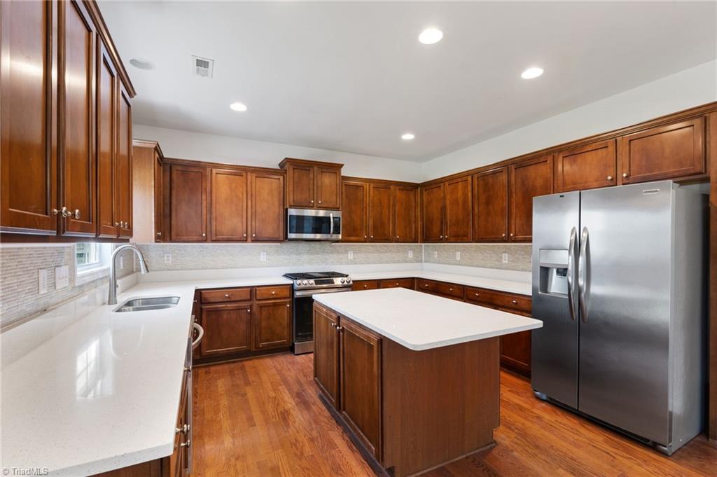 3527 Glenfield Lane