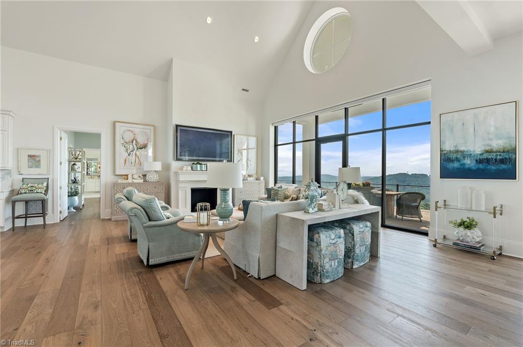 1475 Fawn Drive