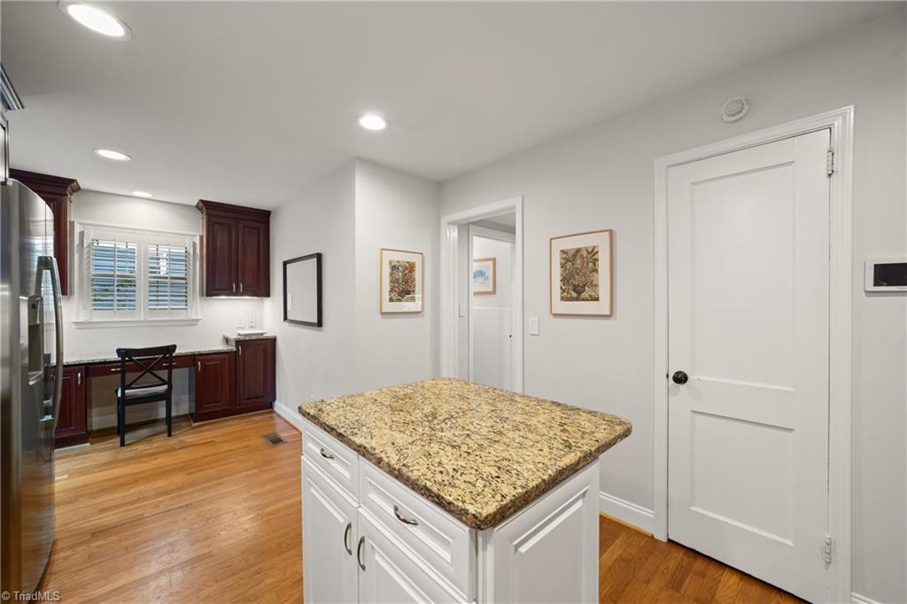 2520 Robinhood Road, Winston-Salem