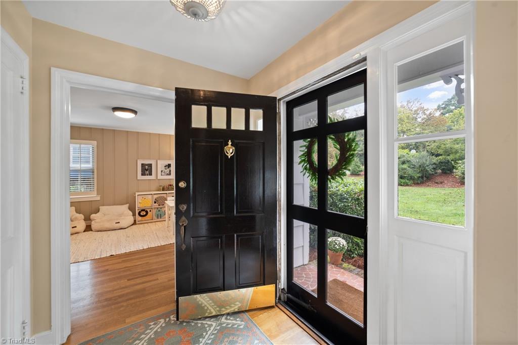 2520 Robinhood Road, Winston-Salem
