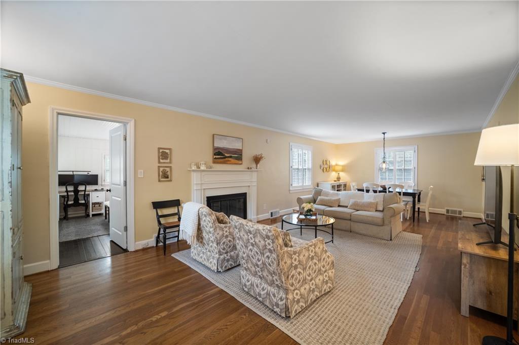 2520 Robinhood Road, Winston-Salem