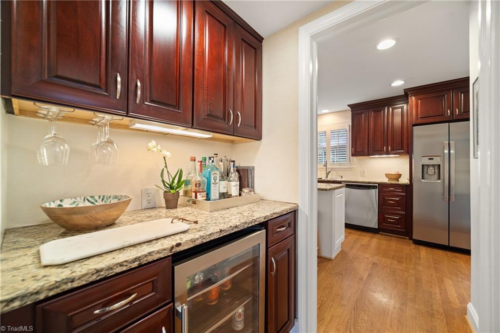 2520 Robinhood Road, Winston-Salem