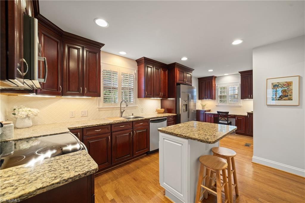 2520 Robinhood Road, Winston-Salem