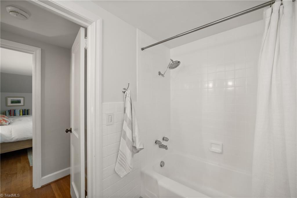 2520 Robinhood Road, Winston-Salem